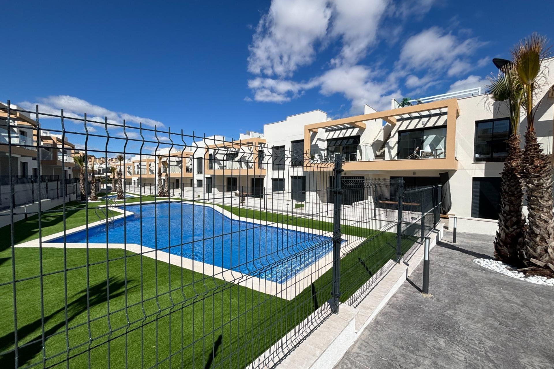 Resale - Bungalow Planta Alta -
Orihuela Costa - PAU 26