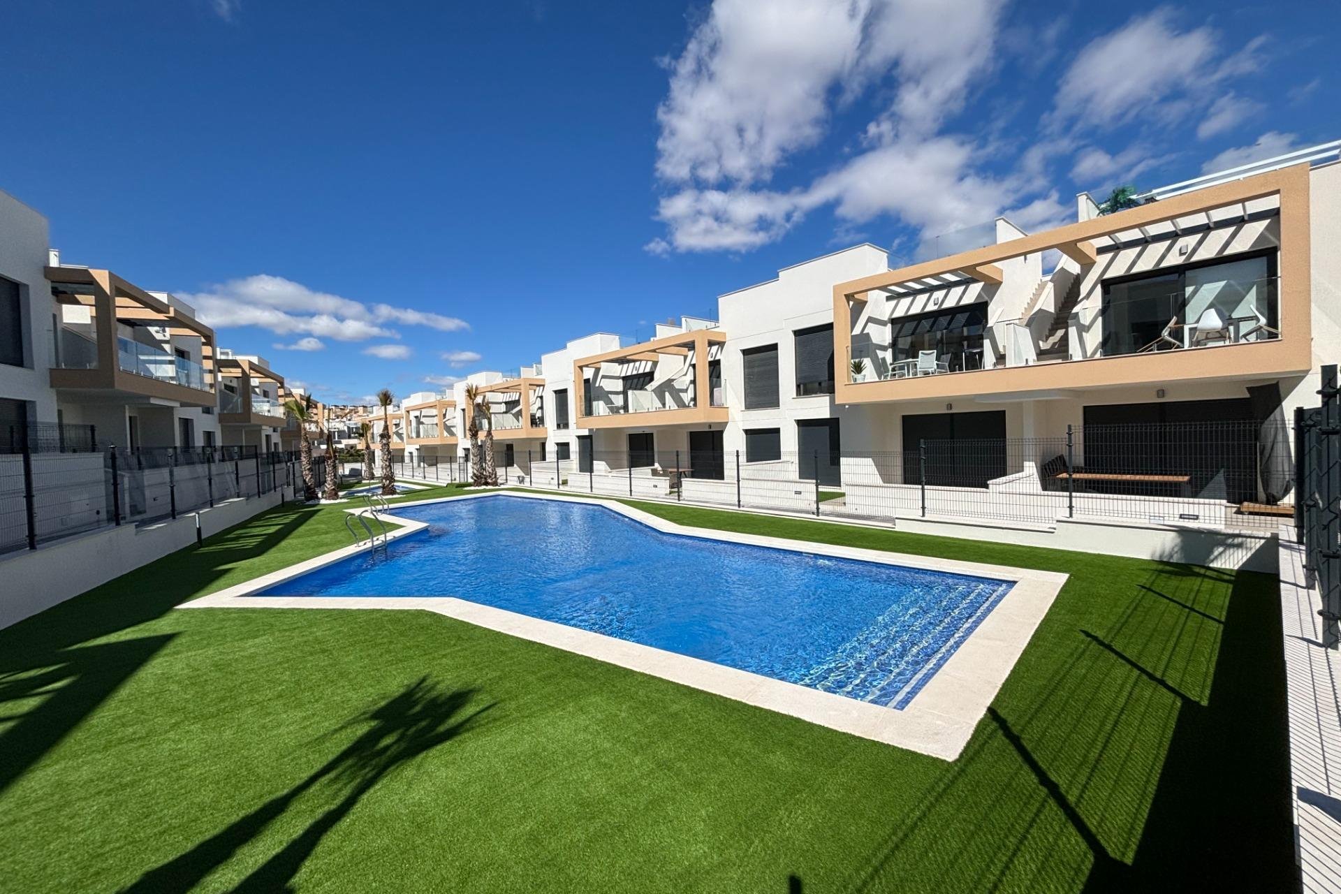 Resale - Bungalow Planta Alta -
Orihuela Costa - PAU 26