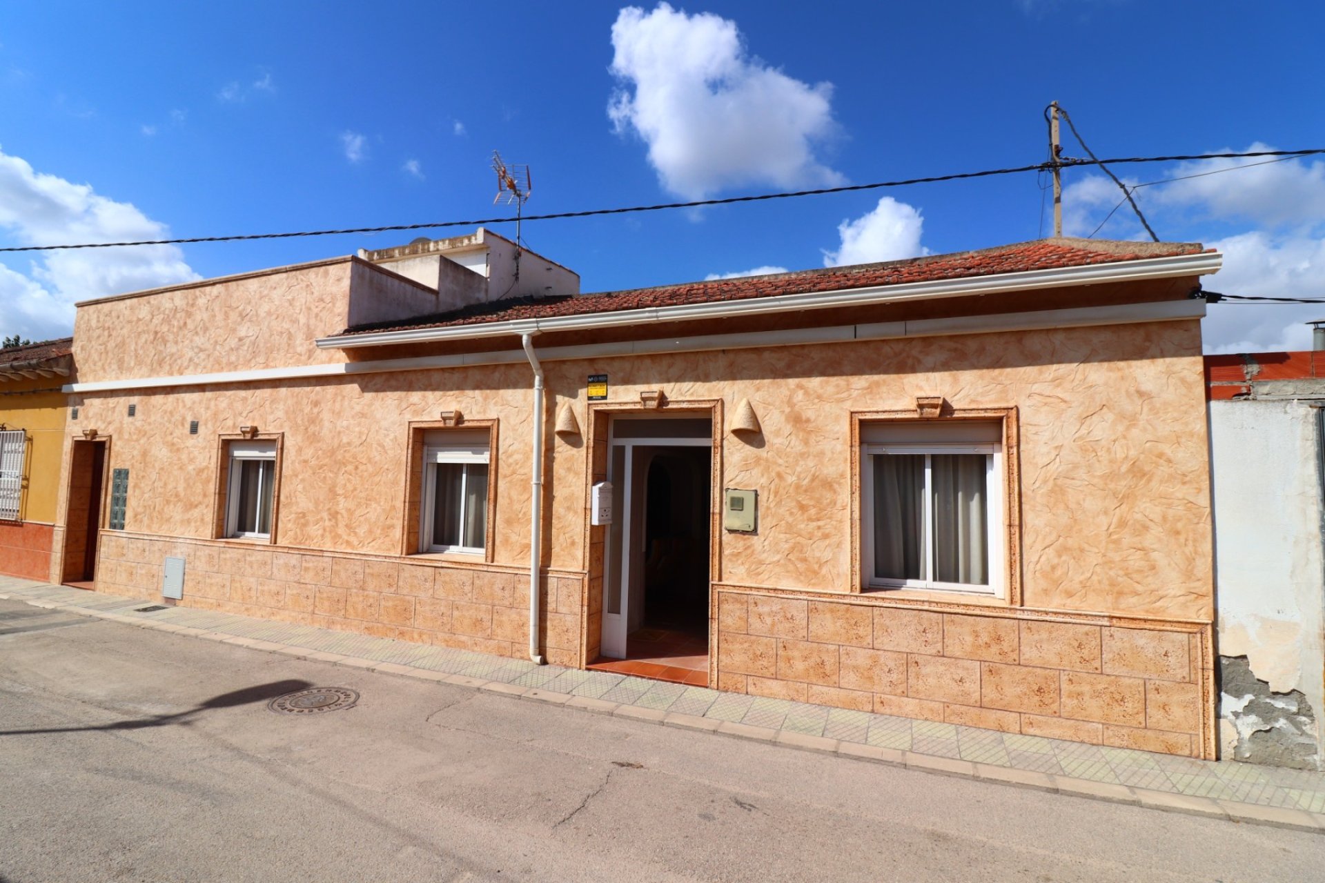 Resale - Bungalow -
Rafal - El Mudamiento