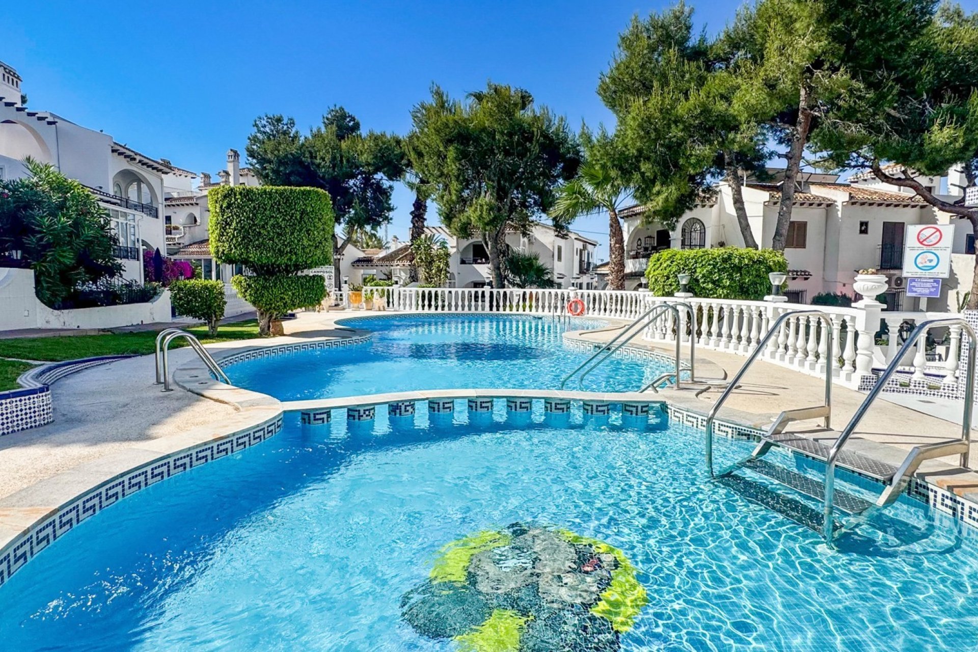 Resale - Bungalow -
Torrevieja - Aguas Nuevas