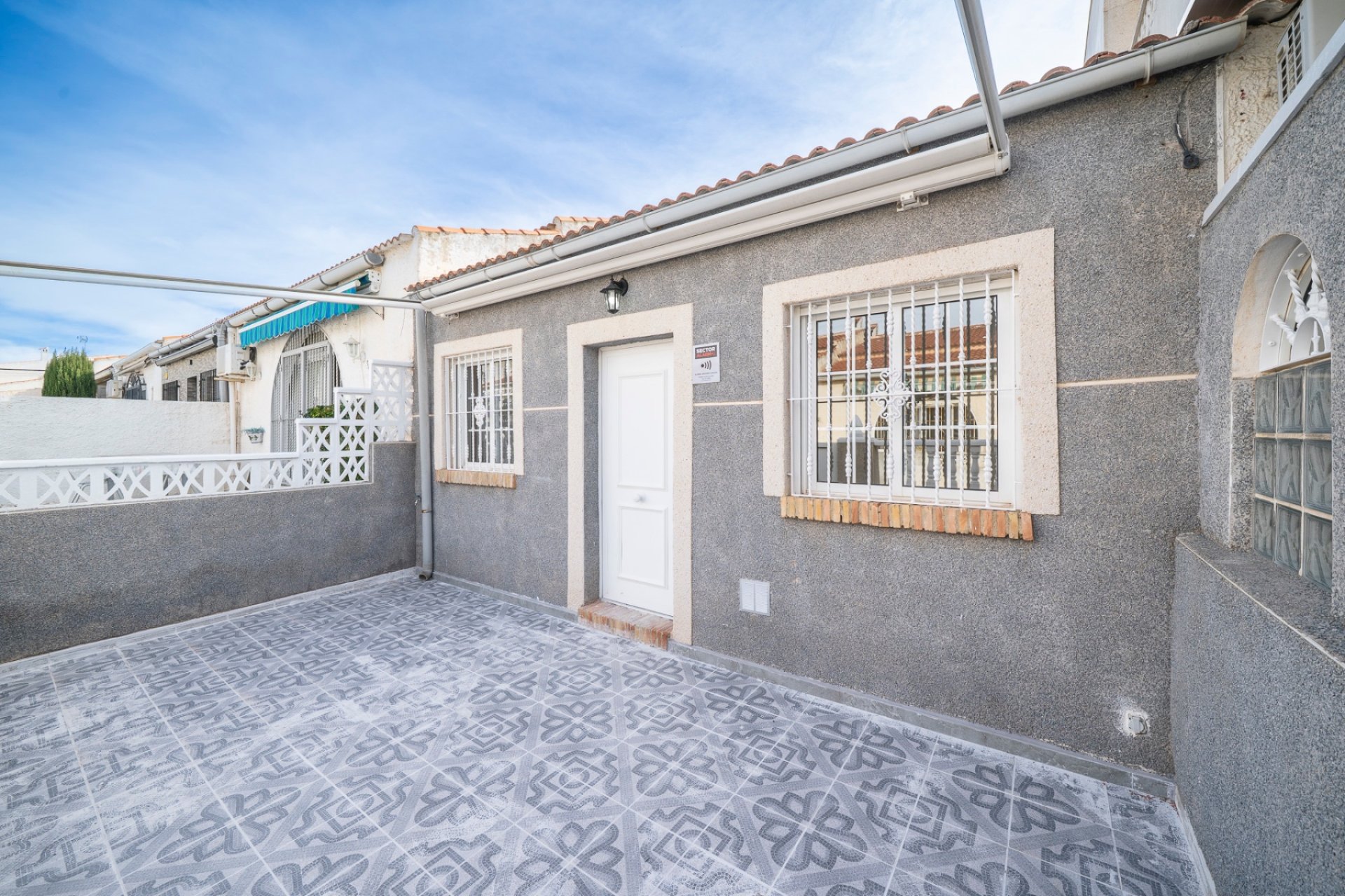 Resale - Bungalow -
Torrevieja - El Chaparral