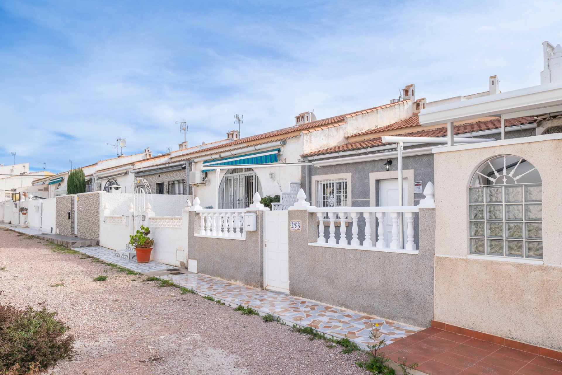 Resale - Bungalow -
Torrevieja - El Chaparral