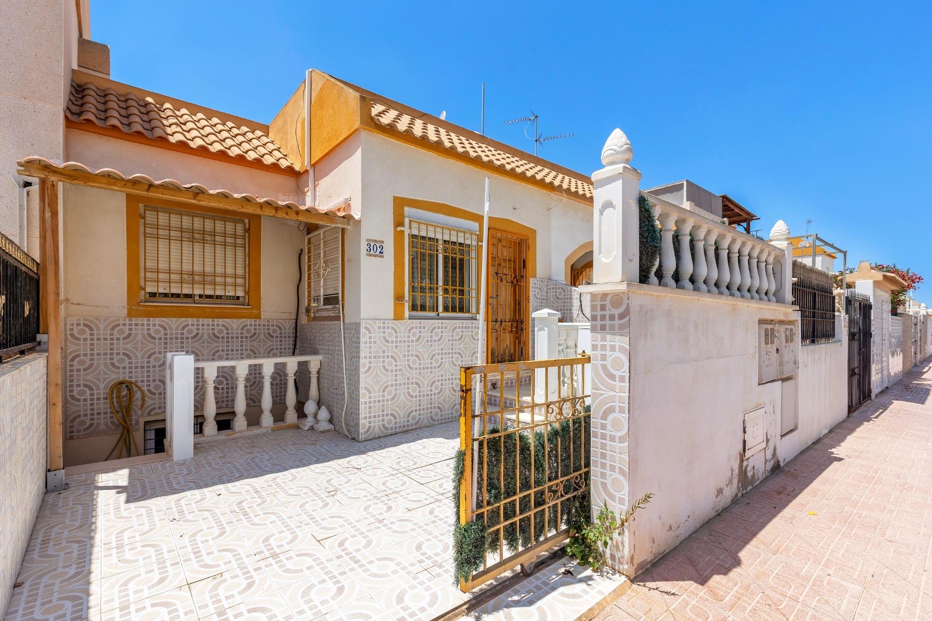 Resale - Bungalow -
Torrevieja - El limonar