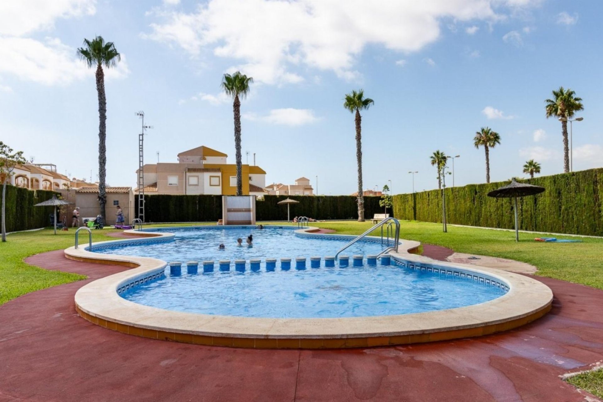 Resale - Bungalow -
Torrevieja - El limonar