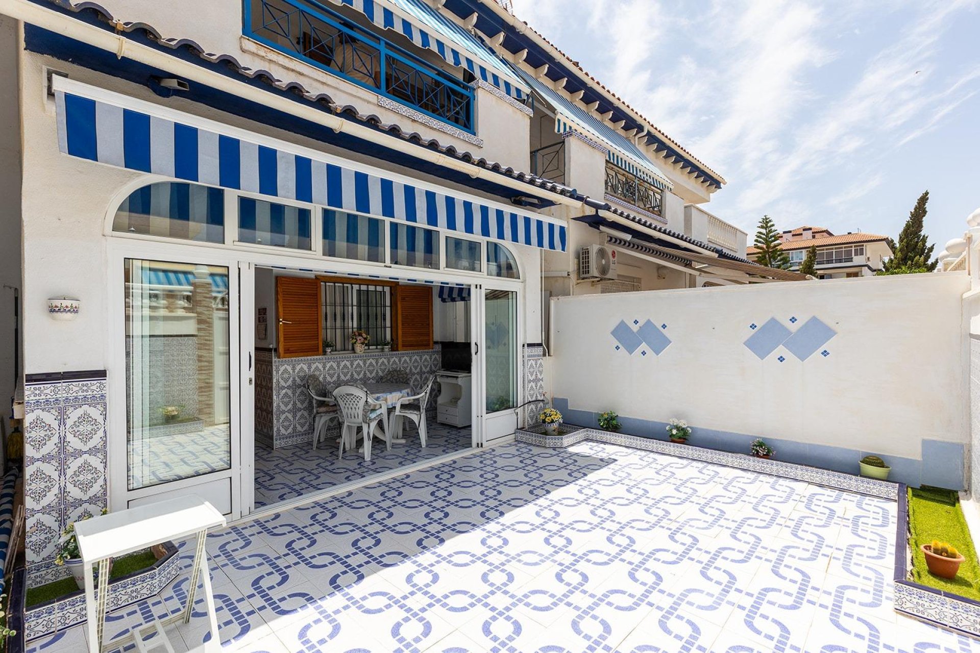 Resale - Bungalow -
Torrevieja - La Mata