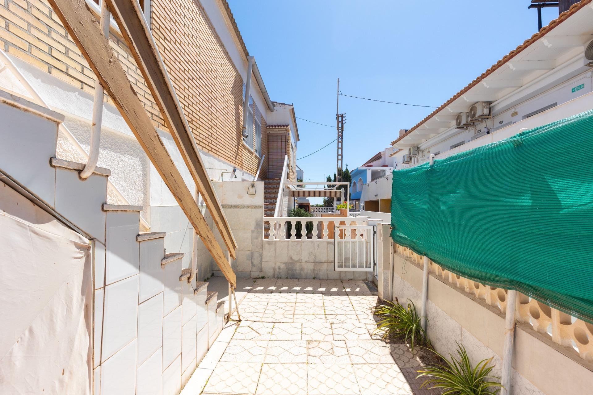 Resale - Bungalow -
Torrevieja - La Mata