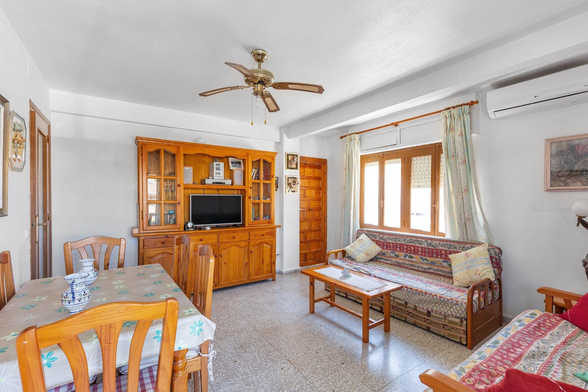 Resale - Bungalow -
Torrevieja - La Mata