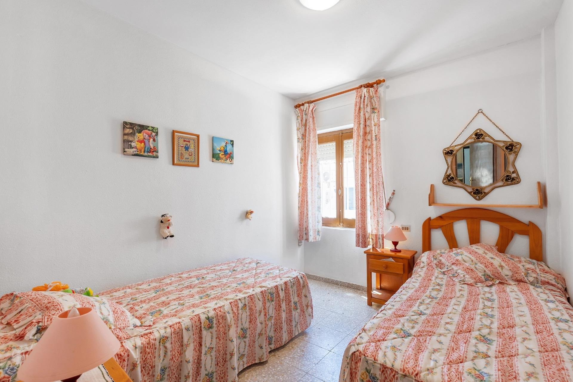 Resale - Bungalow -
Torrevieja - La Mata