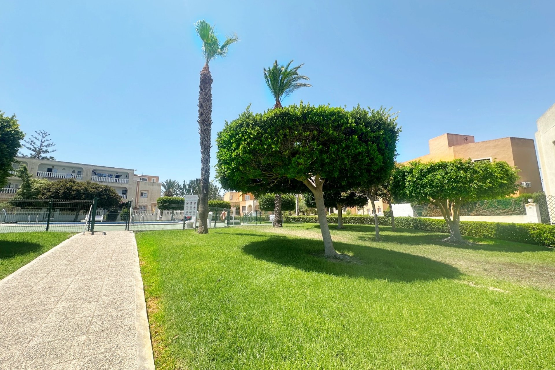 Resale - Bungalow -
Torrevieja - La Mata