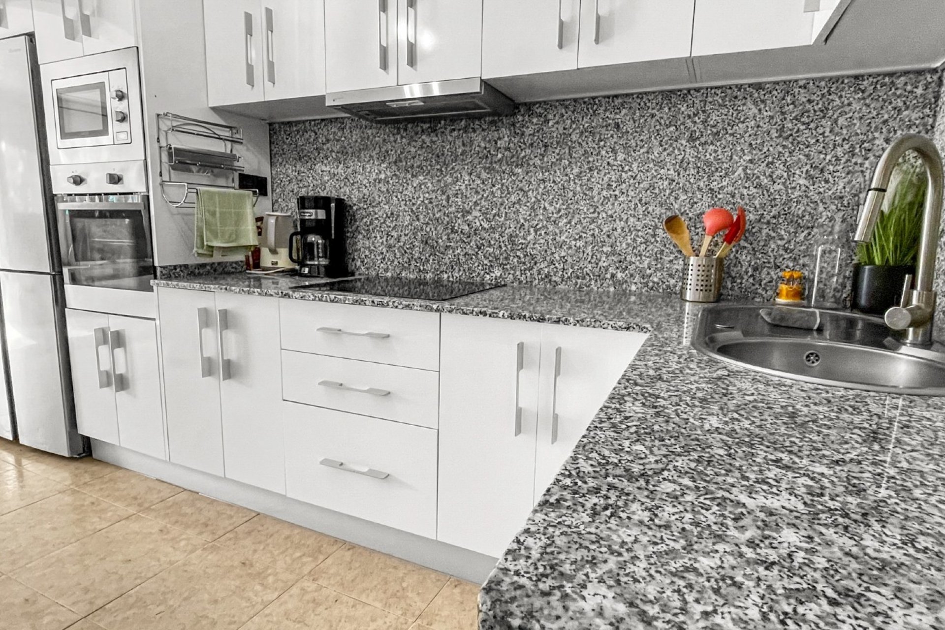 Resale - Bungalow -
Torrevieja - La Siesta - El Salado -  Torreta