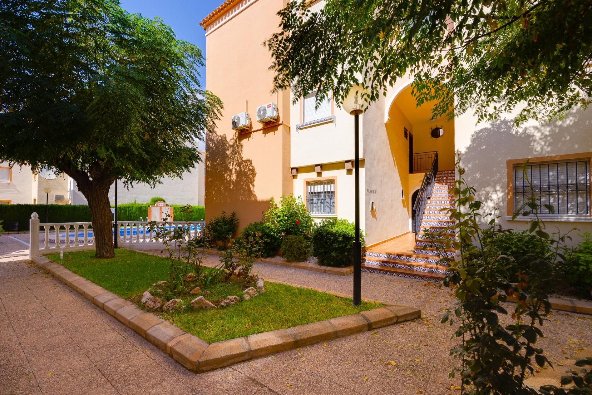 Resale - Bungalow -
Torrevieja - La Veleta