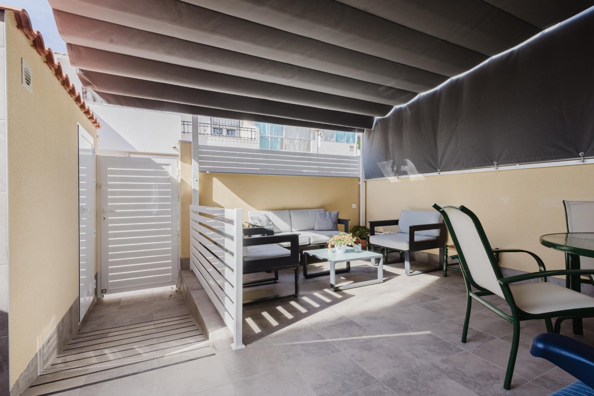 Resale - Bungalow -
Torrevieja - Playa de los Naufragos