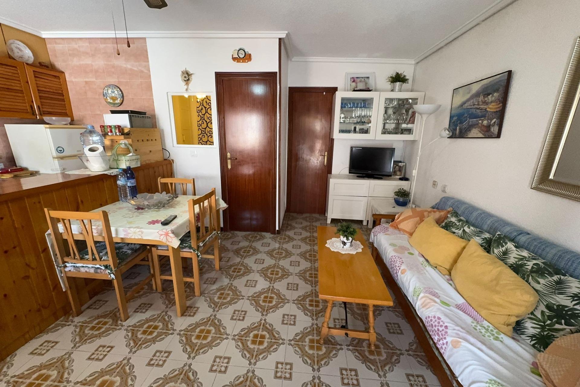 Resale - Bungalow -
Torrevieja - Playa de los Naufragos