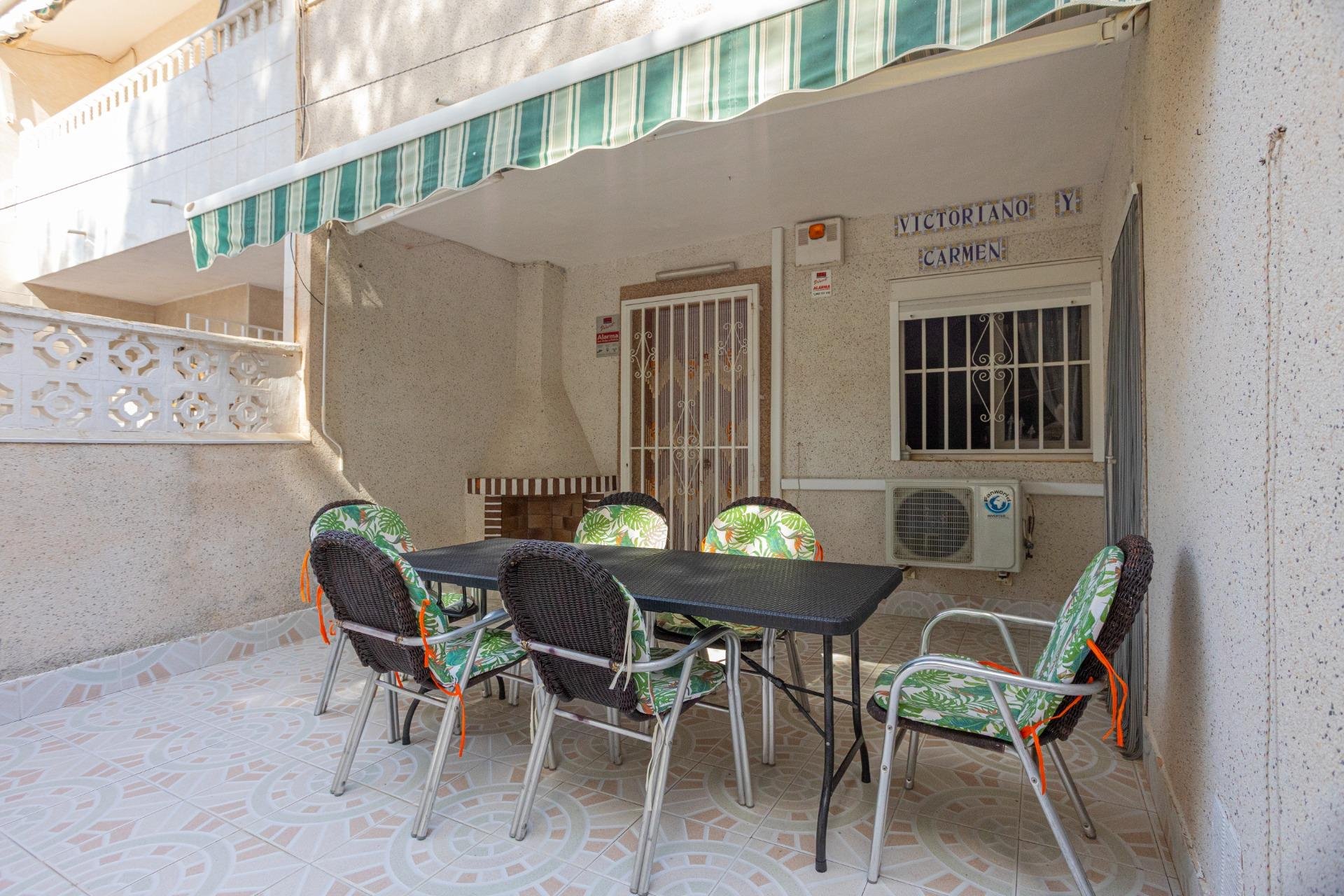 Resale - Bungalow -
Torrevieja - Playa de los Naufragos