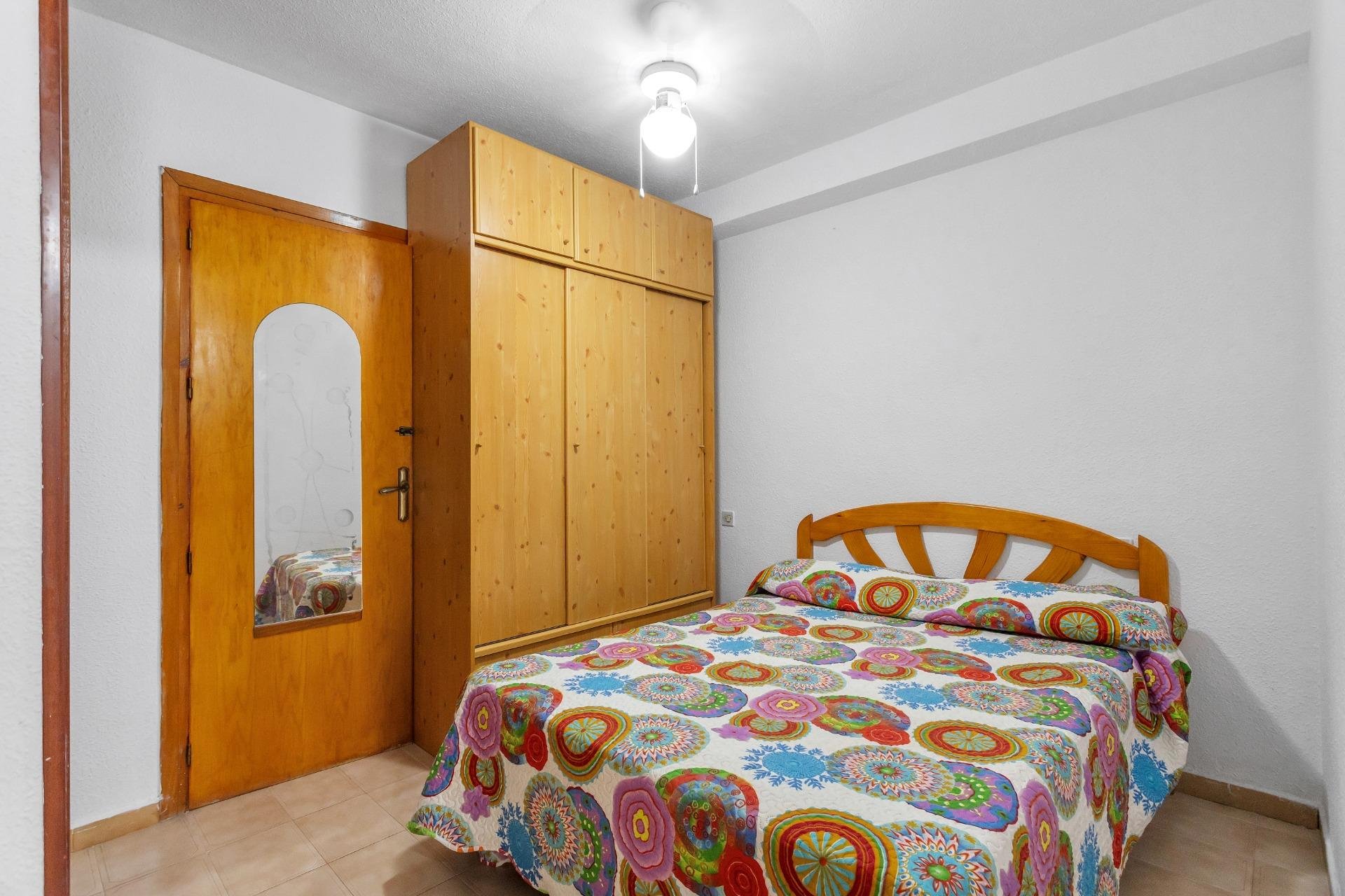 Resale - Bungalow -
Torrevieja - Playa de los Naufragos