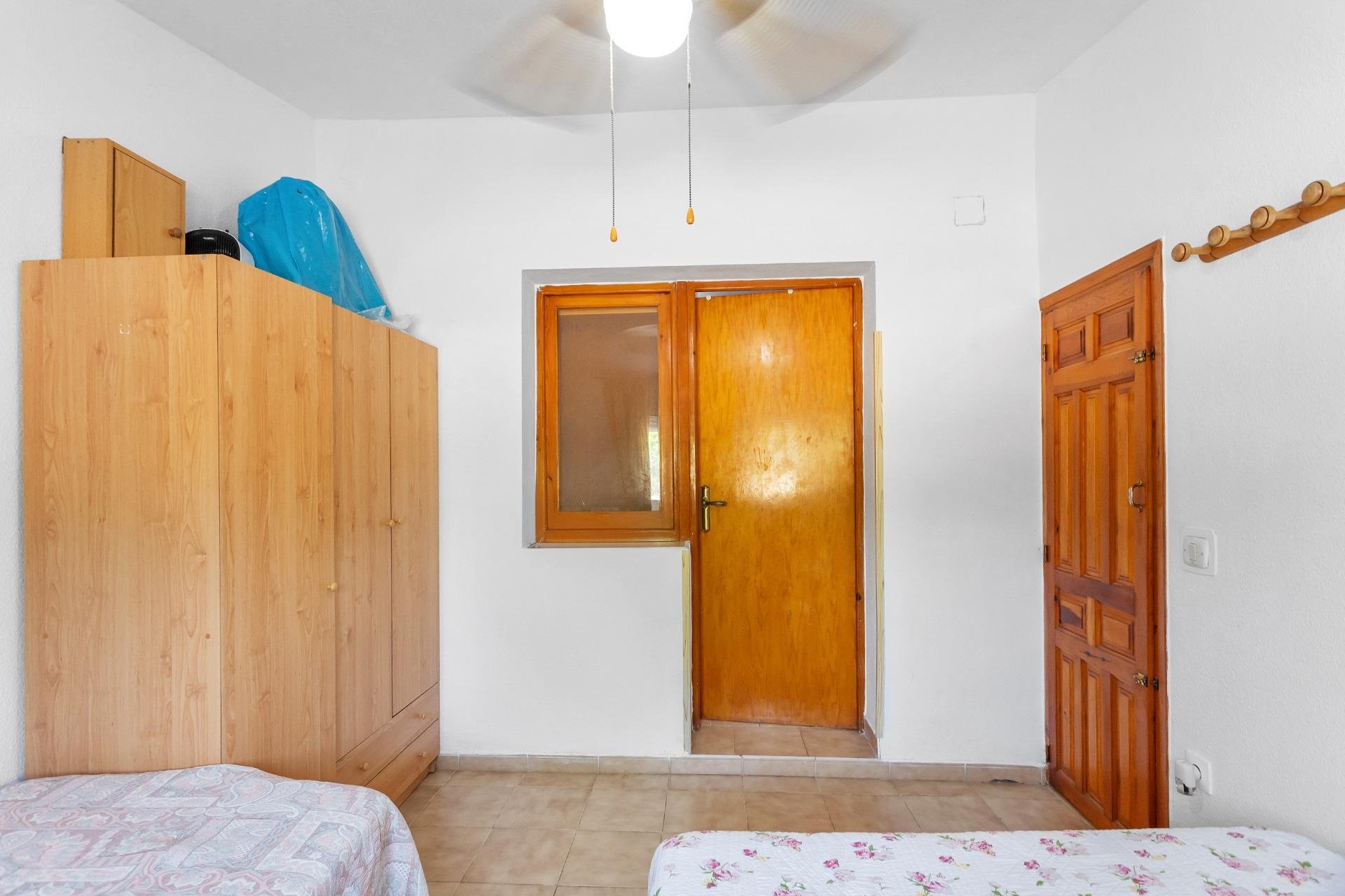 Resale - Bungalow -
Torrevieja - Playa de los Naufragos
