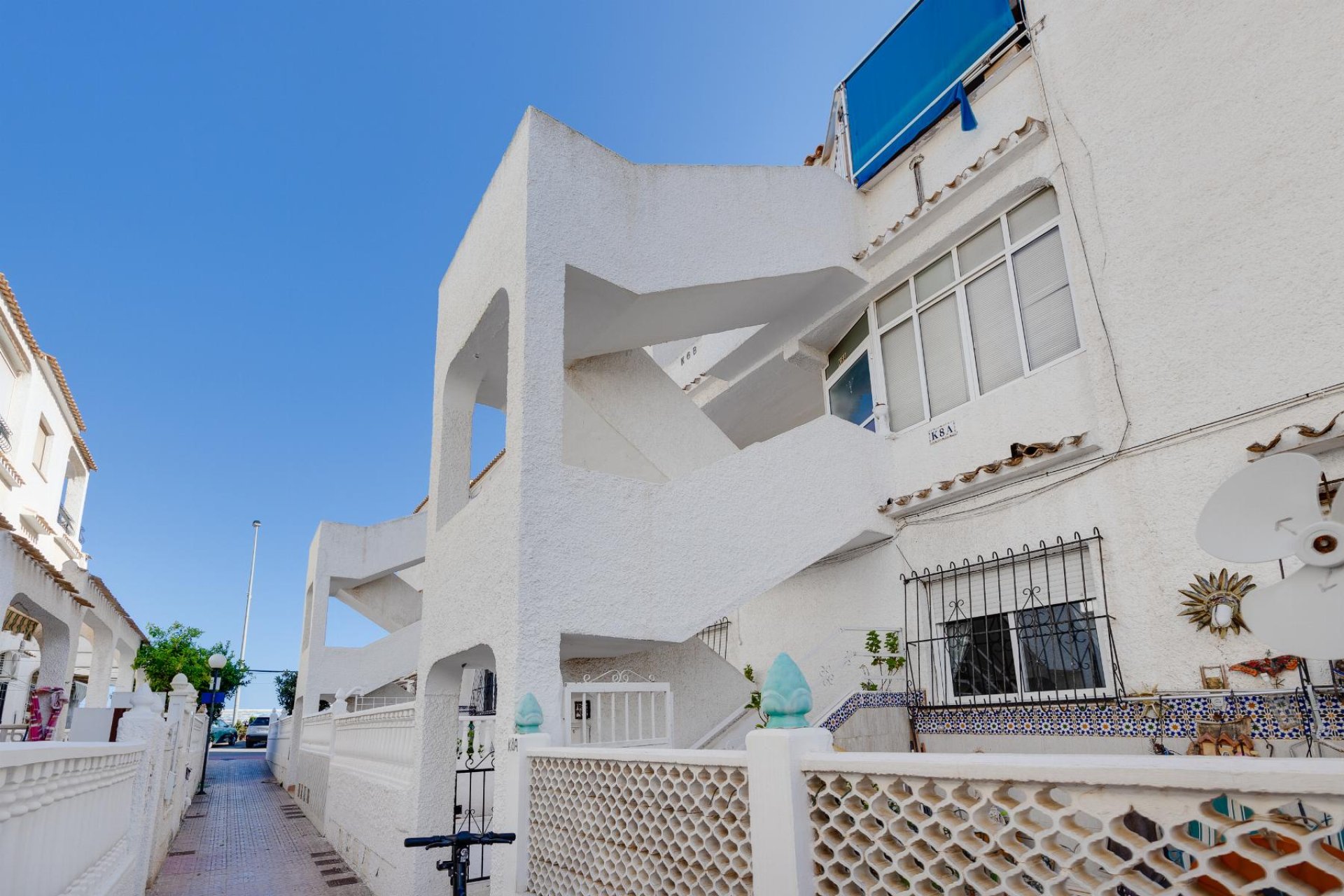 Resale - Bungalow -
Torrevieja - Playa de los Naufragos