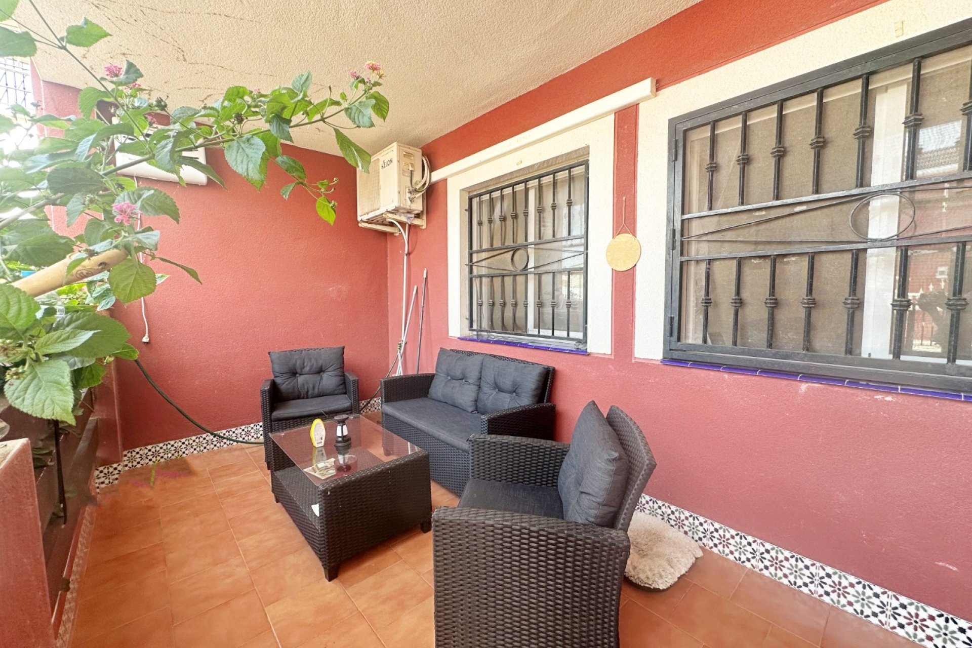 Resale - Bungalow -
Torrevieja