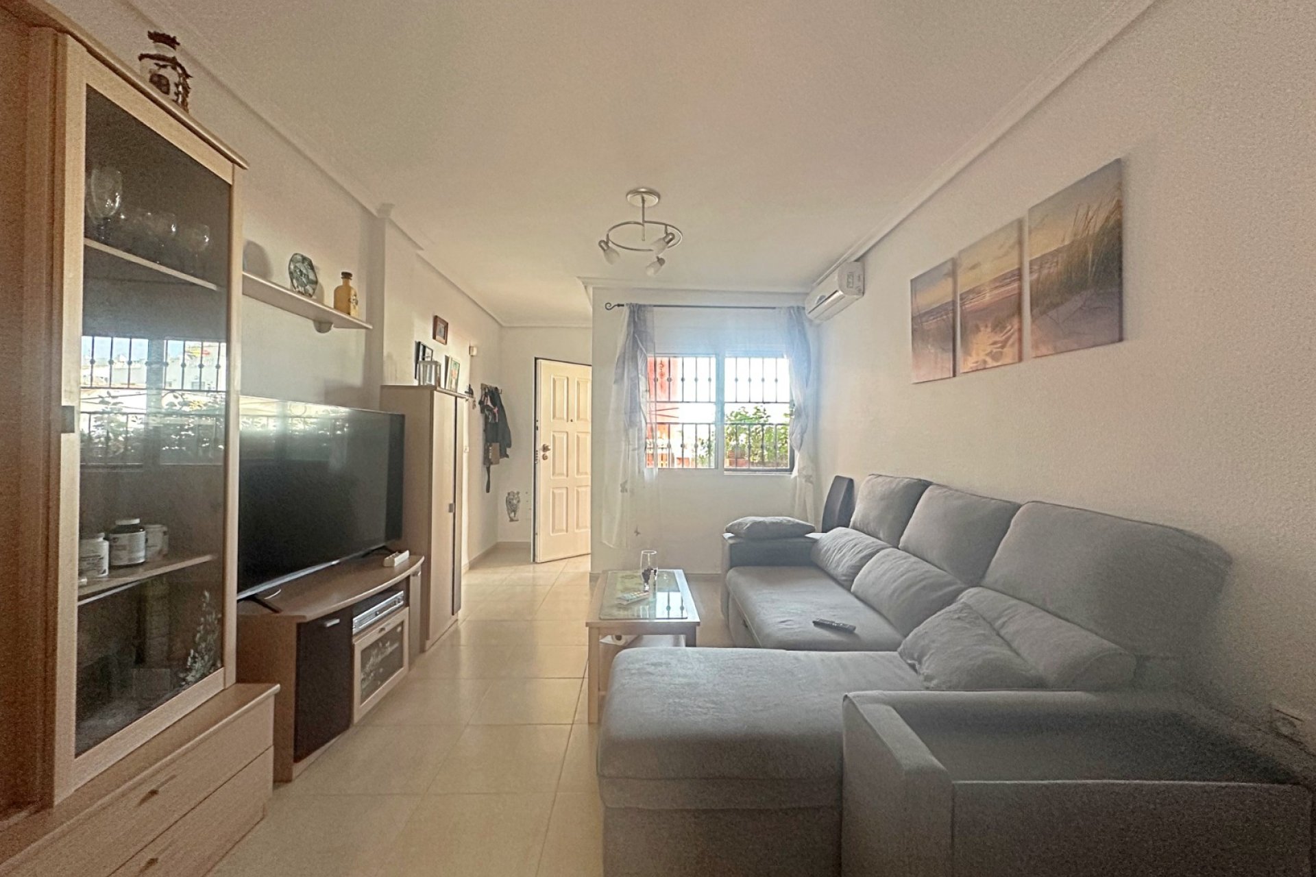 Resale - Bungalow -
Torrevieja