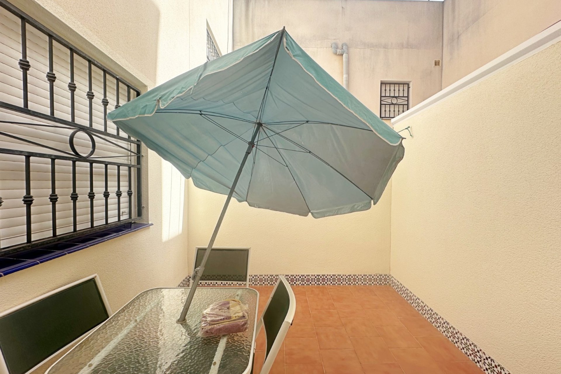 Resale - Bungalow -
Torrevieja