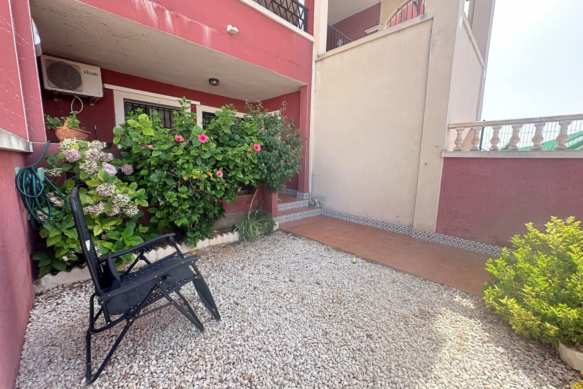Resale - Bungalow -
Torrevieja