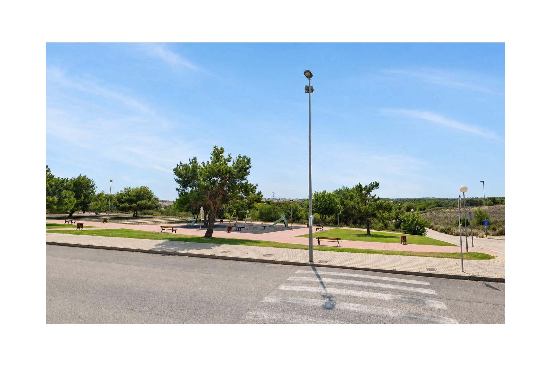 Resale - Bungalow -
Torrevieja