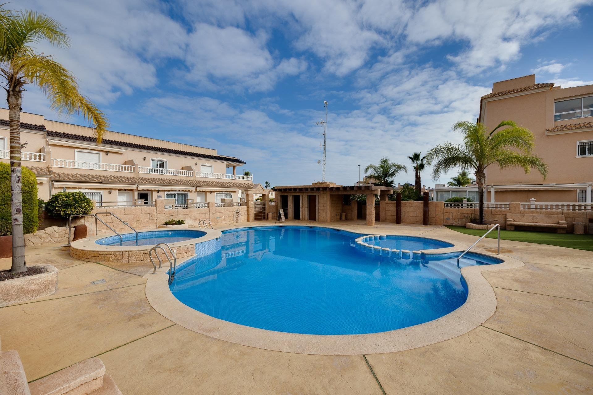 Resale - Bungalows Planta Baja -
Orihuela Costa - Los Dolses