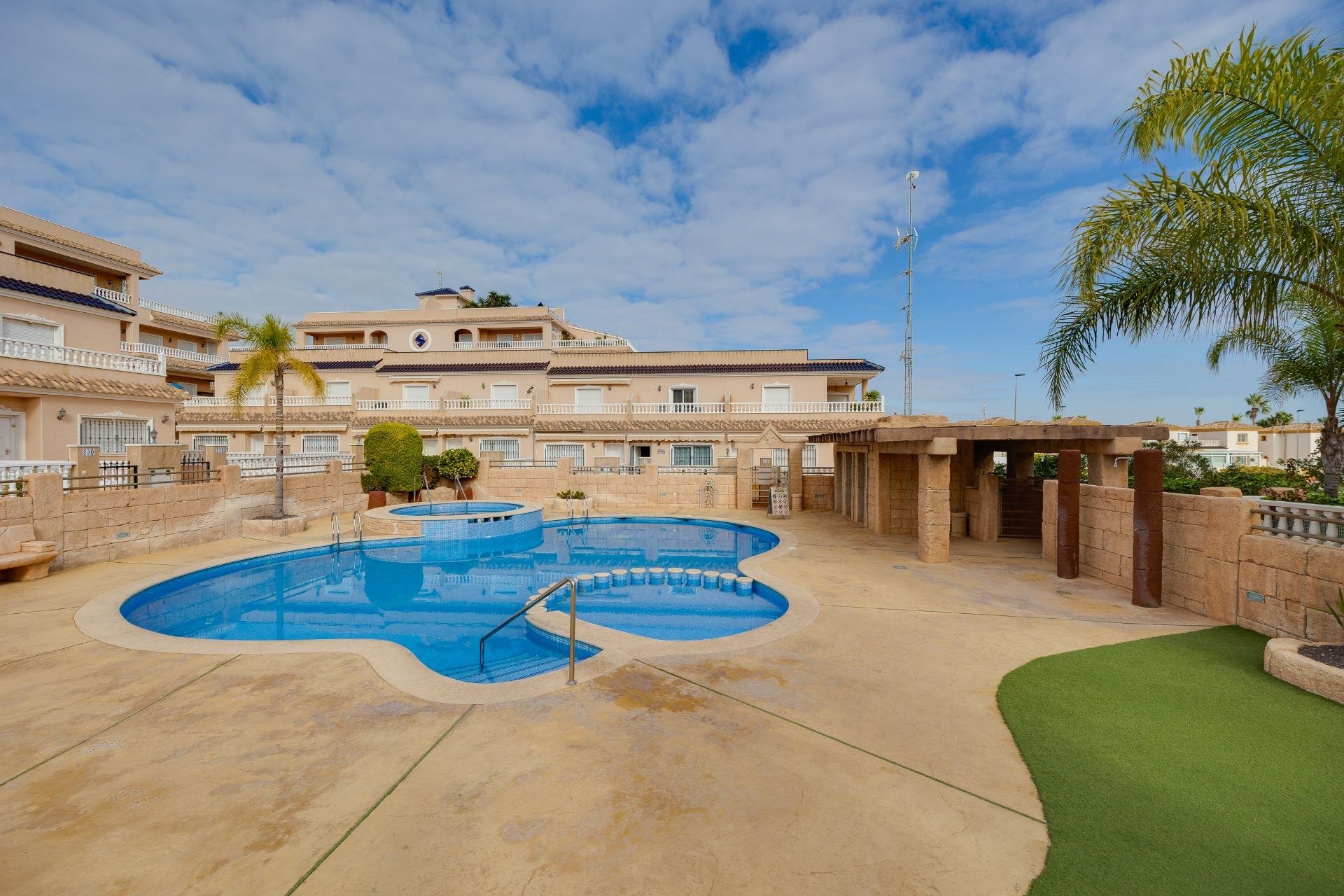 Resale - Bungalows Planta Baja -
Orihuela Costa - Los Dolses