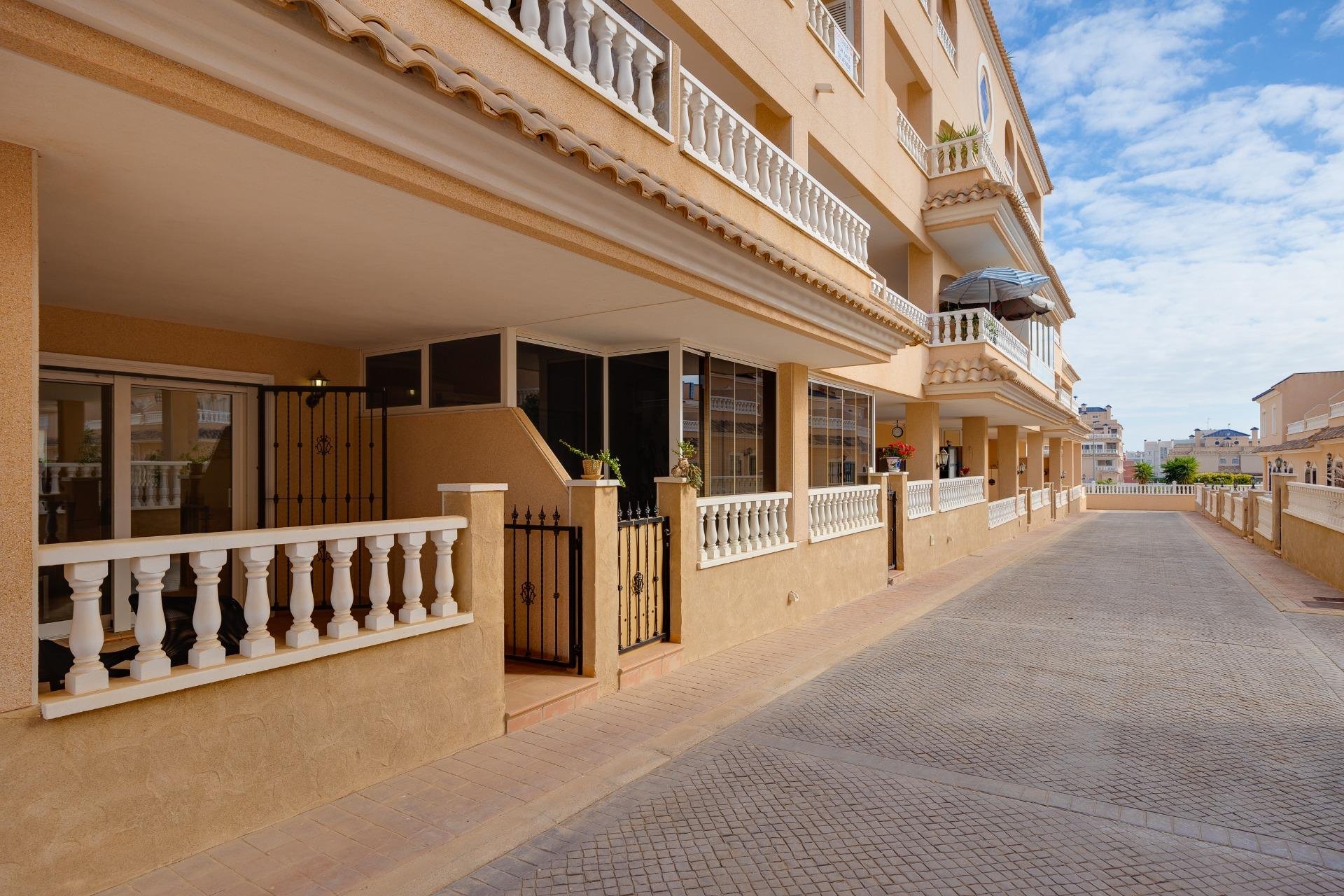 Resale - Bungalows Planta Baja -
Orihuela Costa - Los Dolses