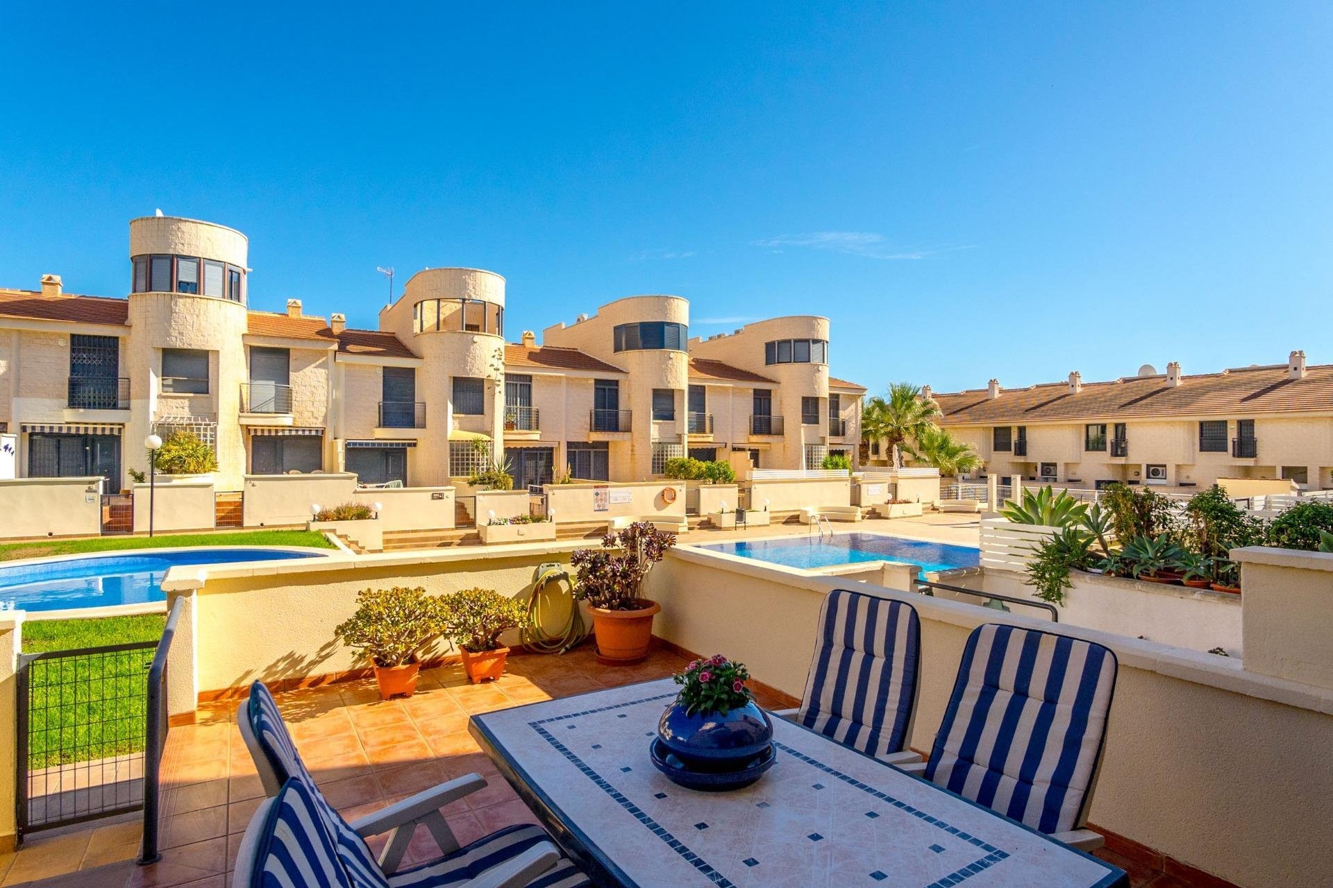 Resale - Casa -
Orihuela Costa - Cabo Roig