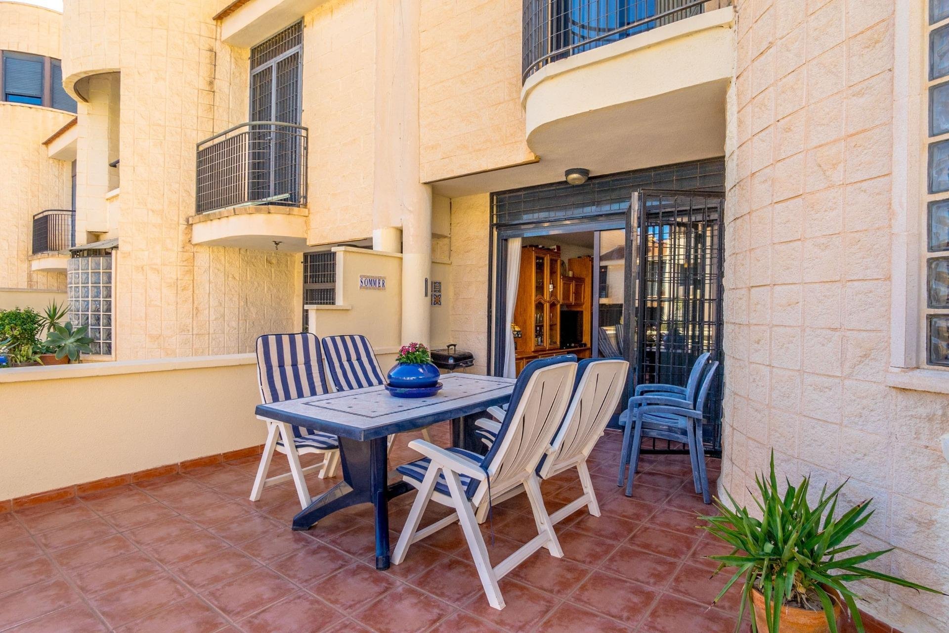 Resale - Casa -
Orihuela Costa - Cabo Roig