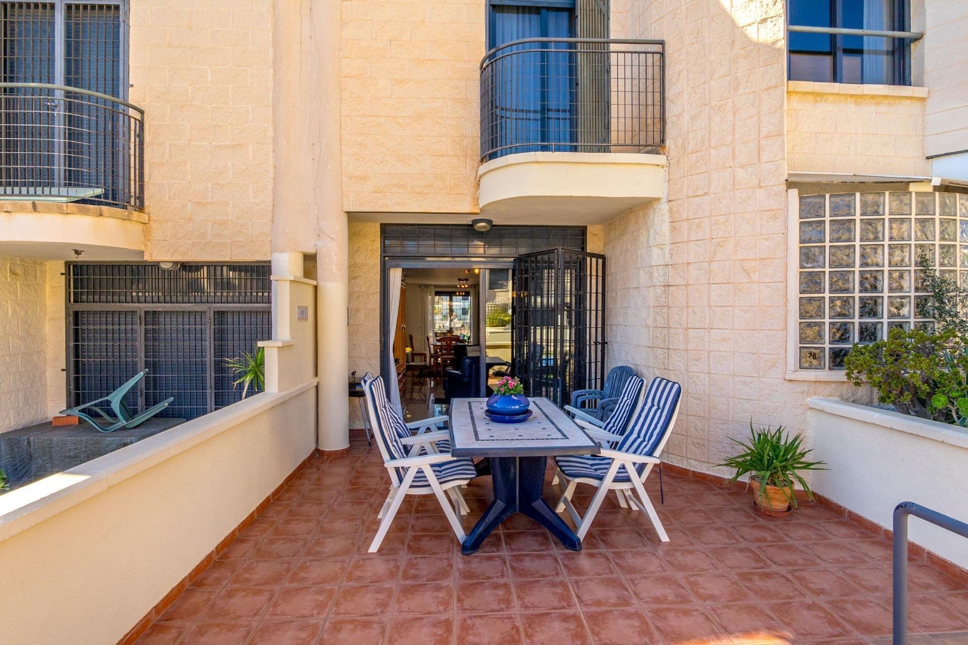 Resale - Casa -
Orihuela Costa - Cabo Roig