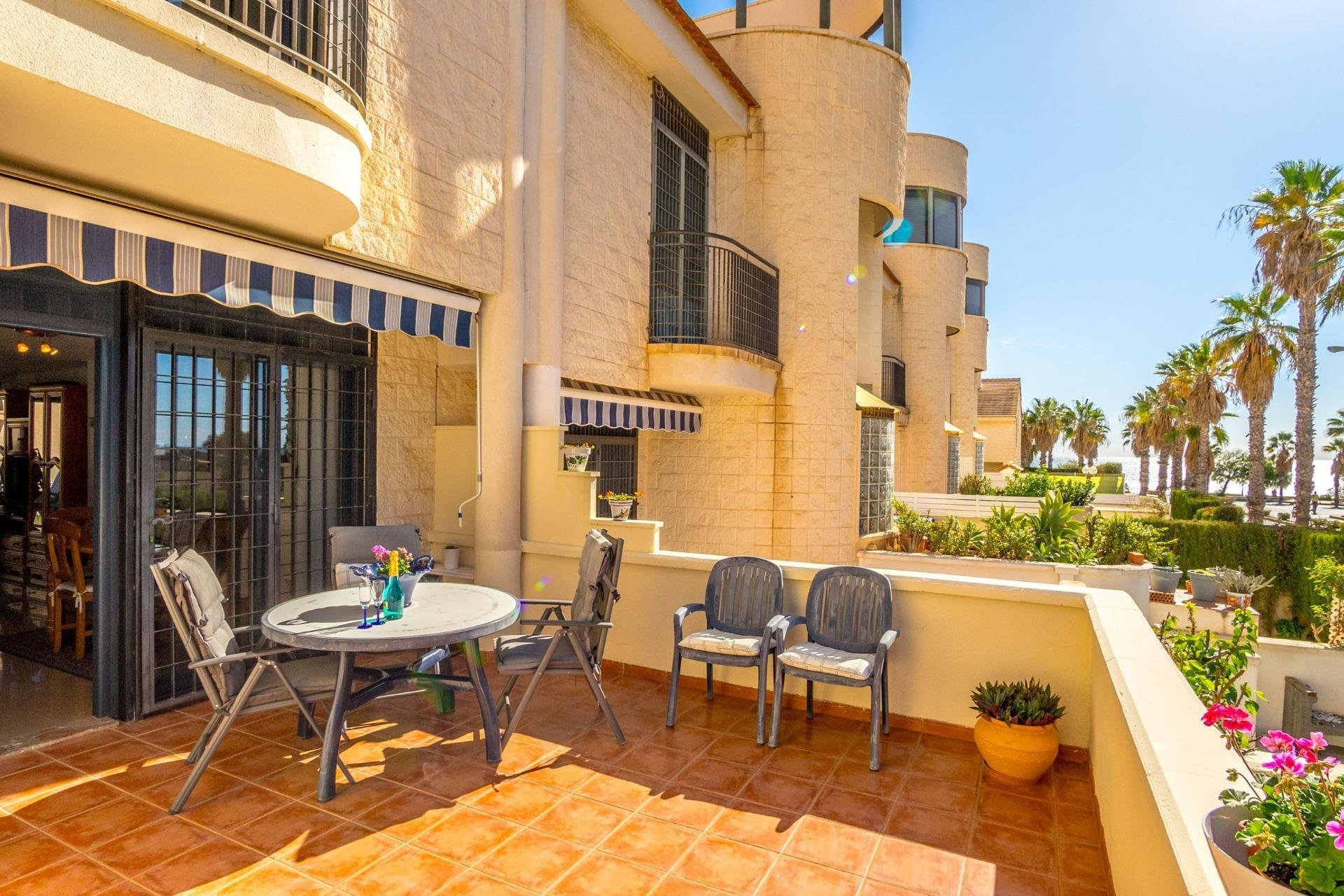 Resale - Casa -
Orihuela Costa - Cabo Roig