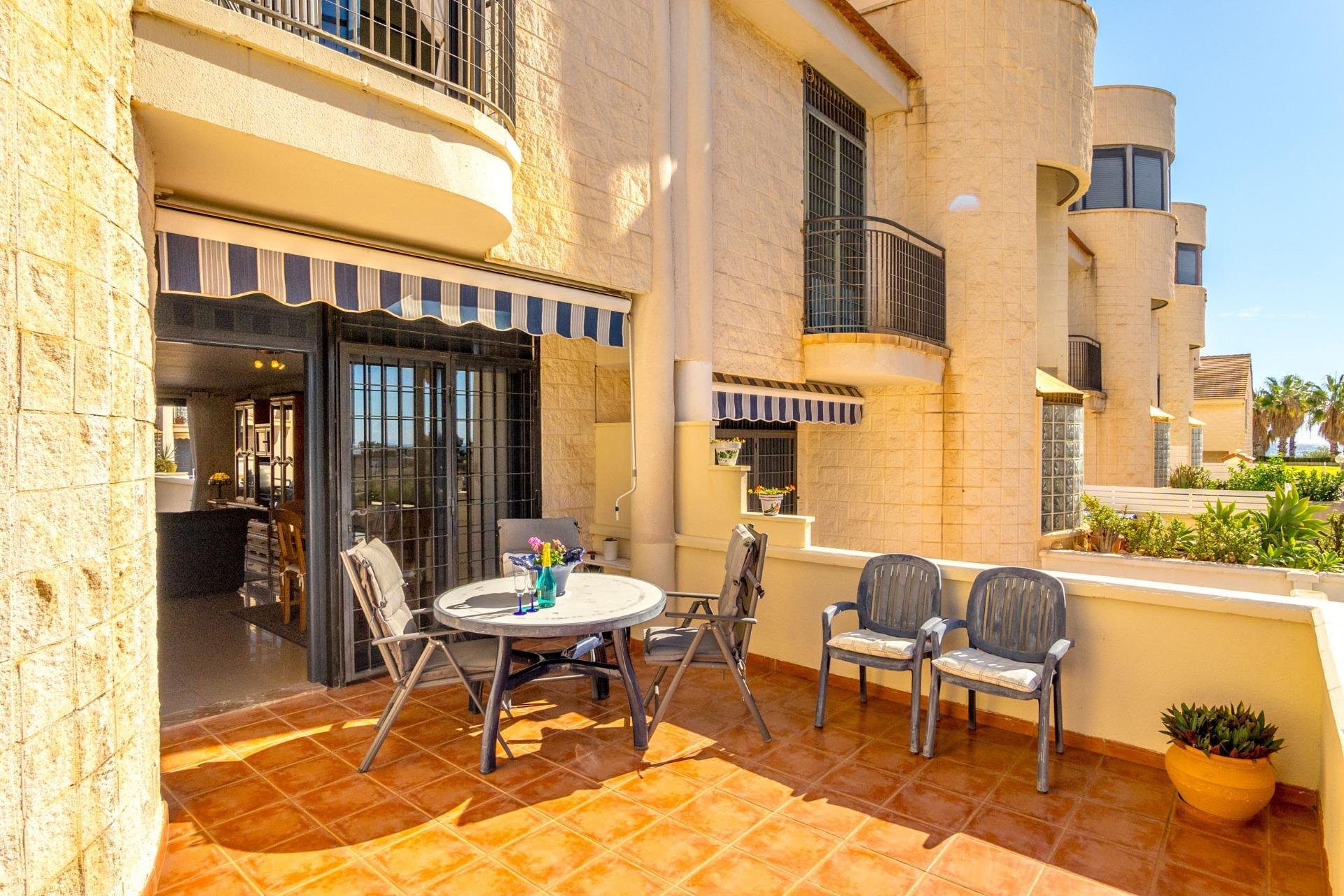 Resale - Casa -
Orihuela Costa - Cabo Roig