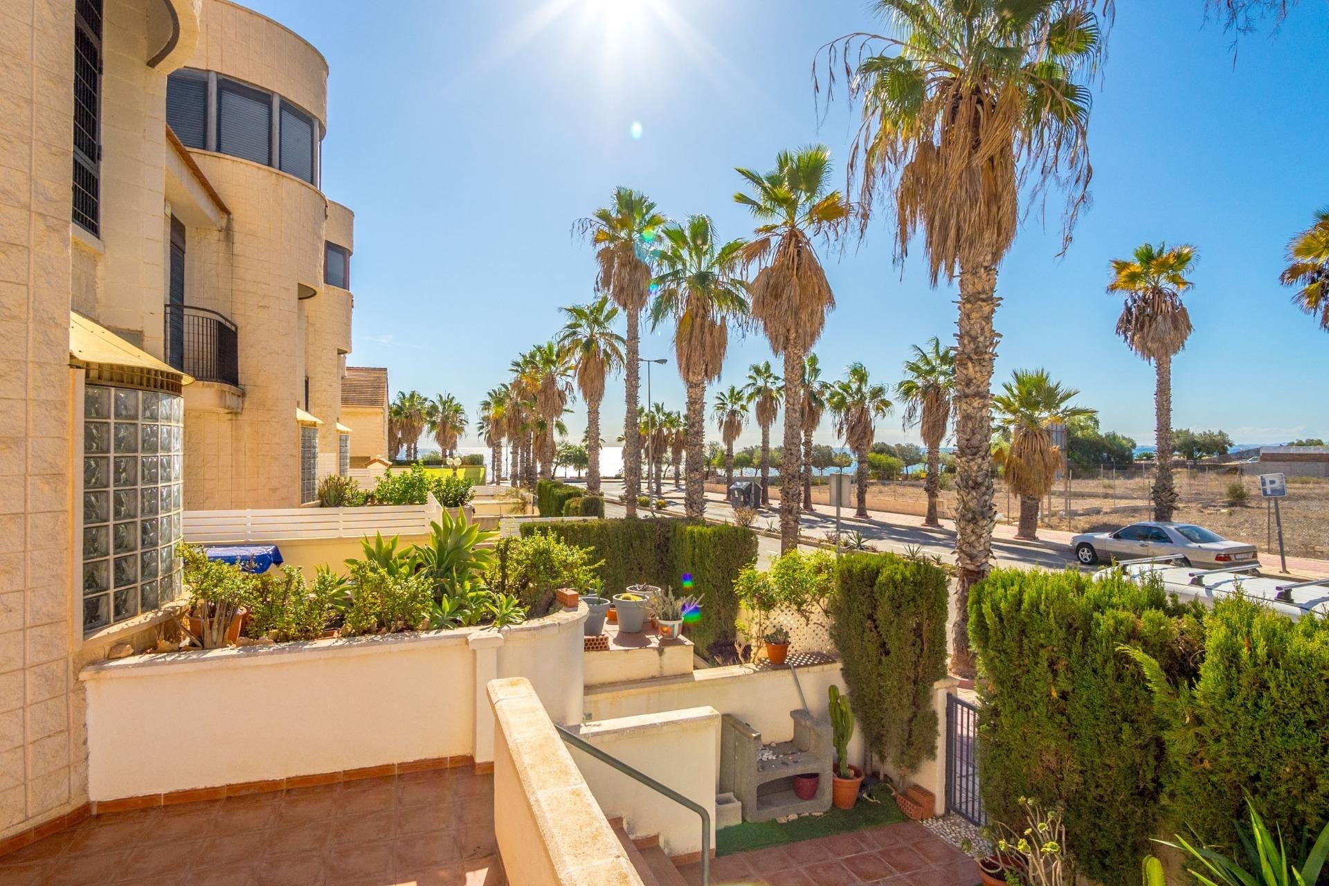 Resale - Casa -
Orihuela Costa - Cabo Roig