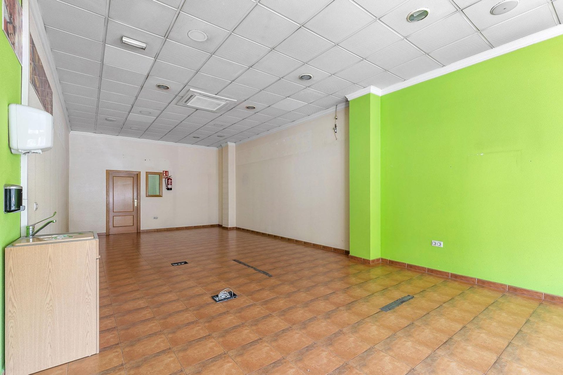 Resale - Commercial -
Torrevieja - Centro