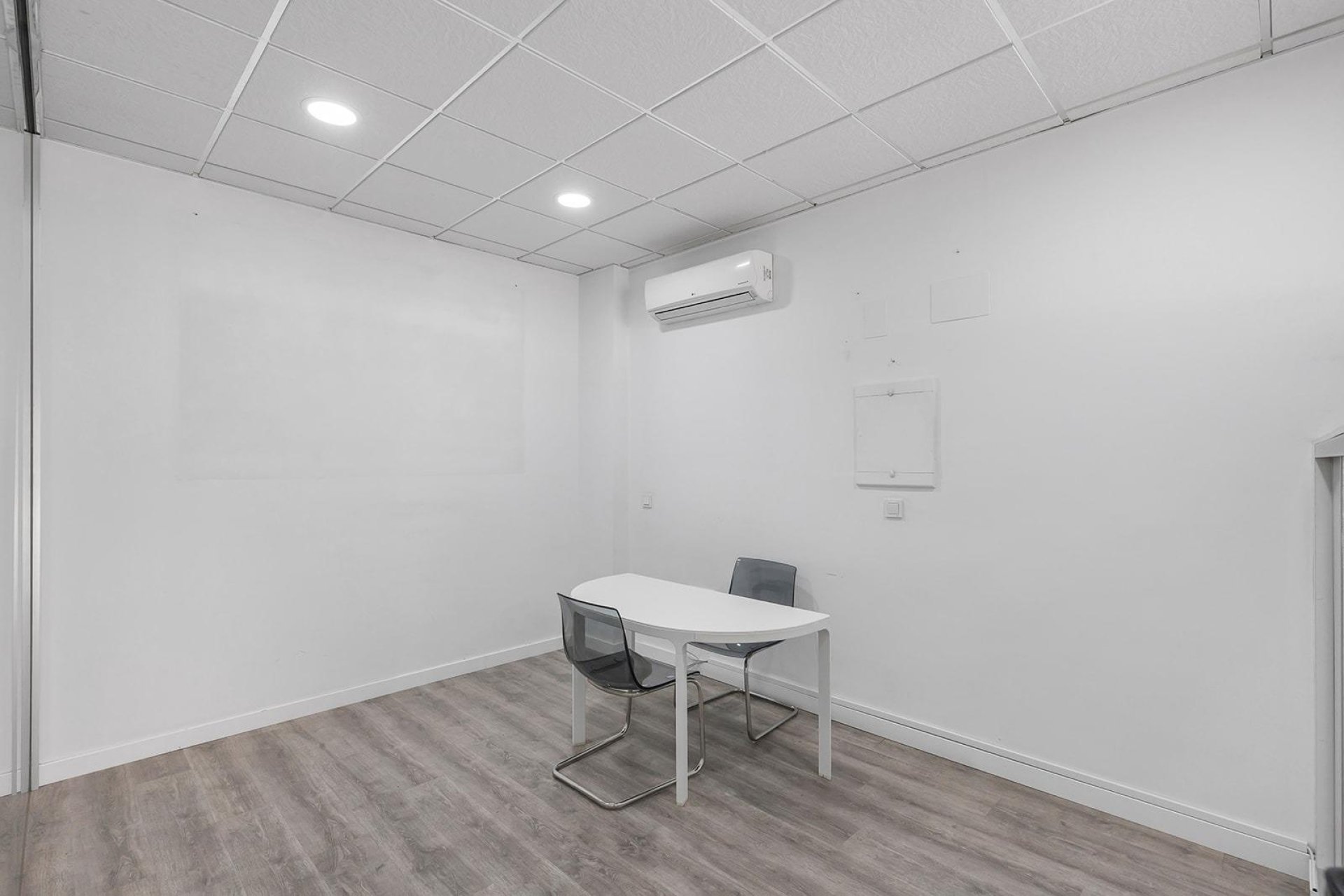 Resale - Commercial -
Torrevieja - La Mata