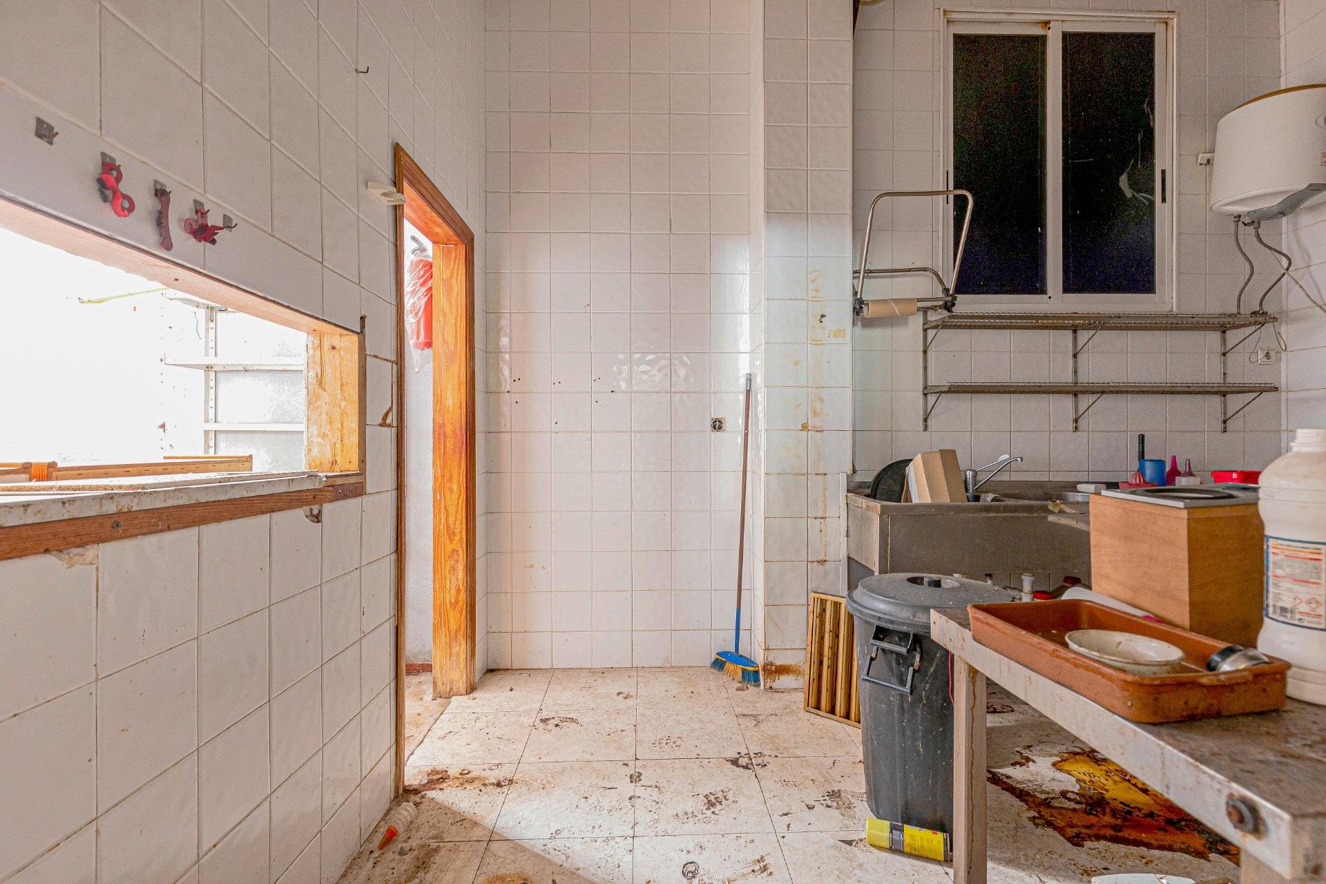 Resale - Commercial -
Torrevieja - Playa del Cura