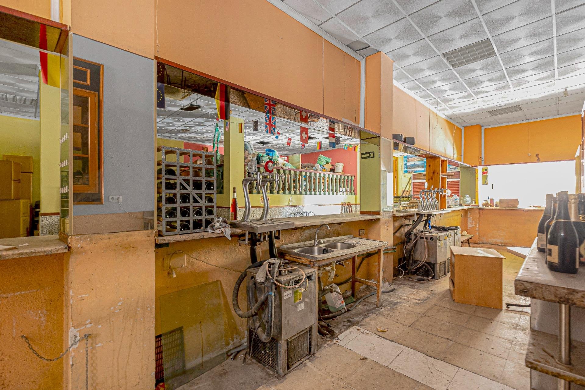 Resale - Commercial -
Torrevieja - Playa del Cura