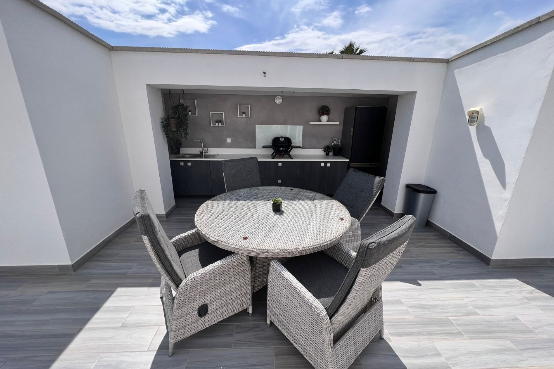 Resale - Country House -
Alicante - La Marina