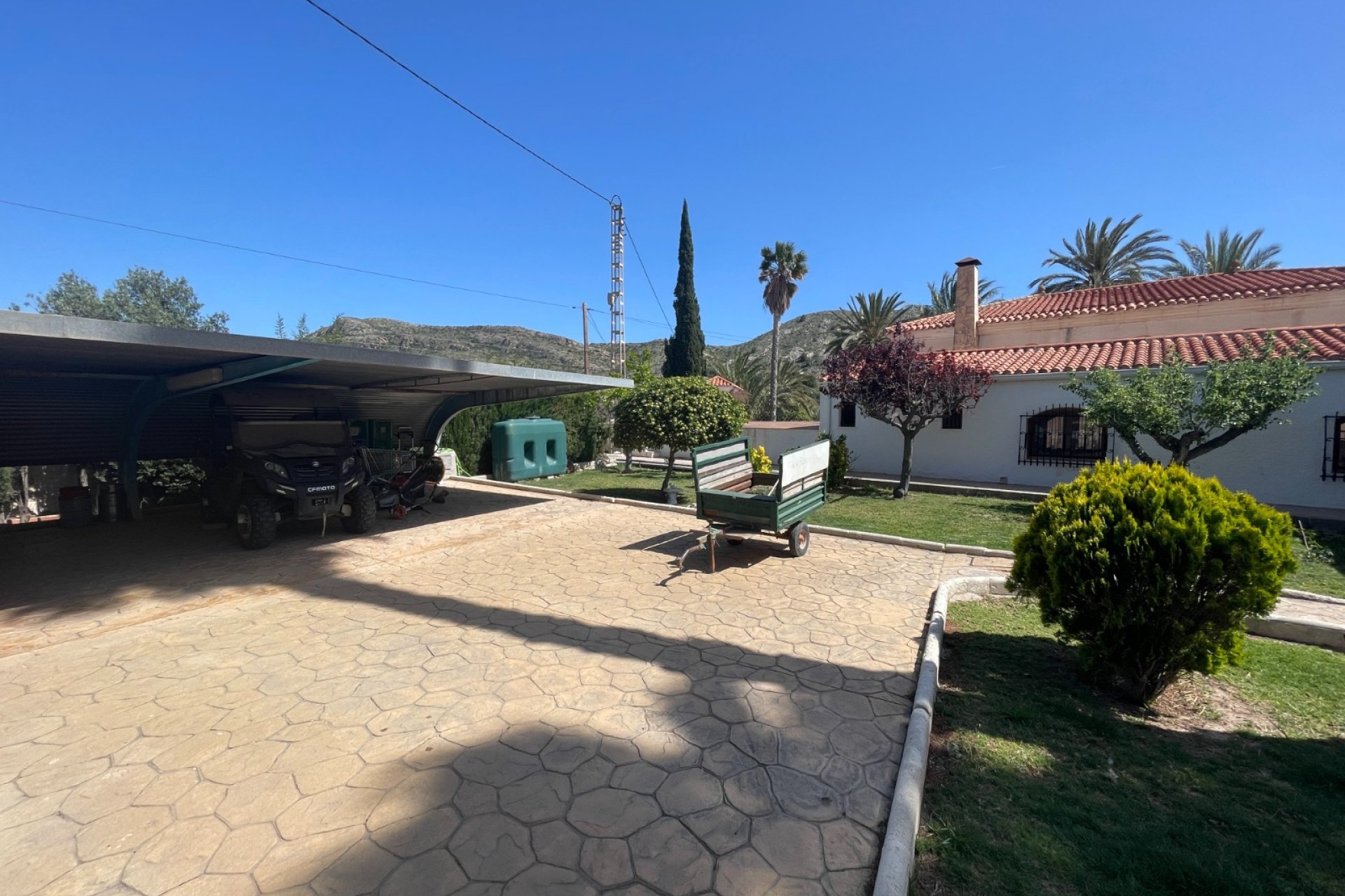 Resale - Country House -
Elda - Elda - Country