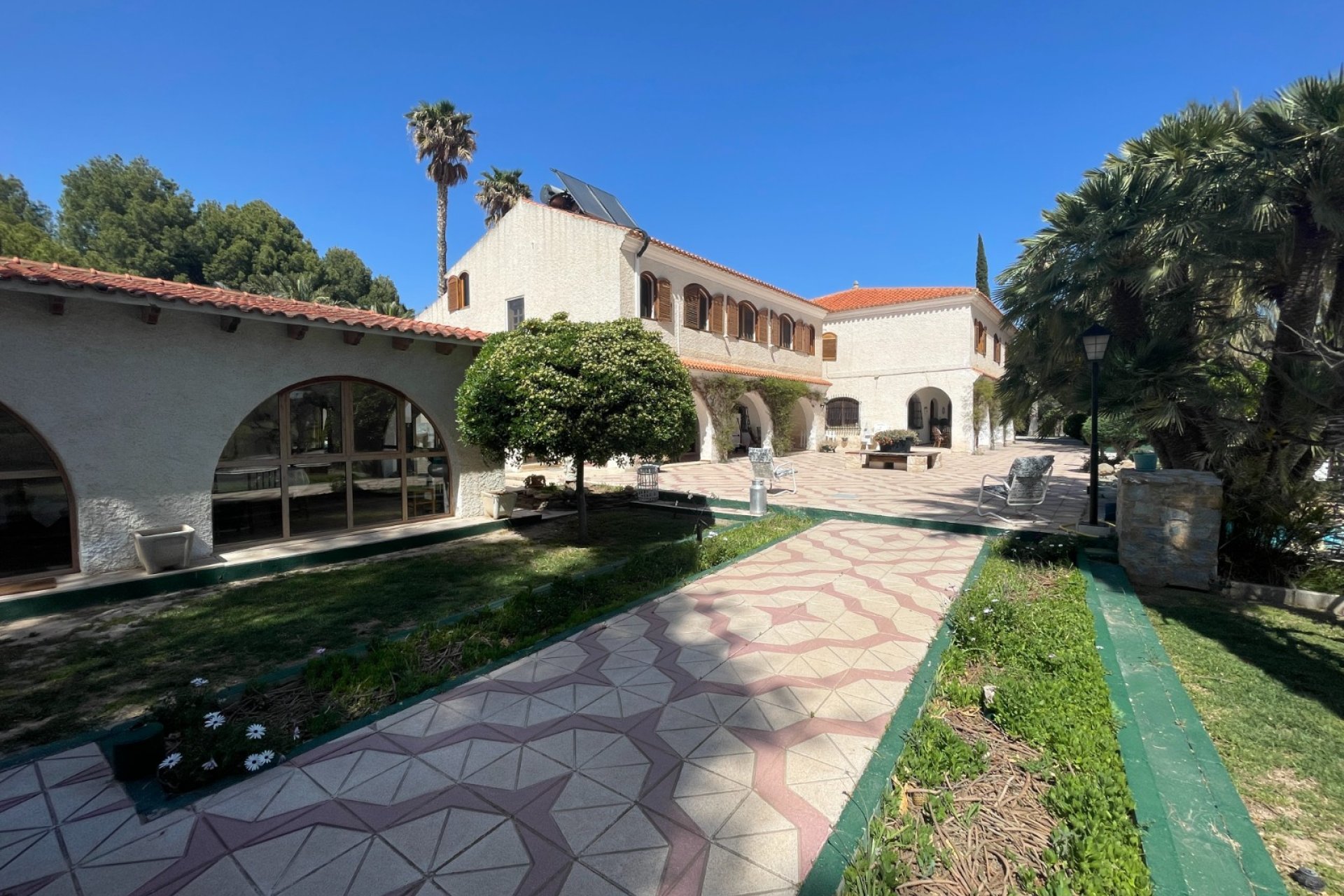 Resale - Country House -
Elda - Elda - Country