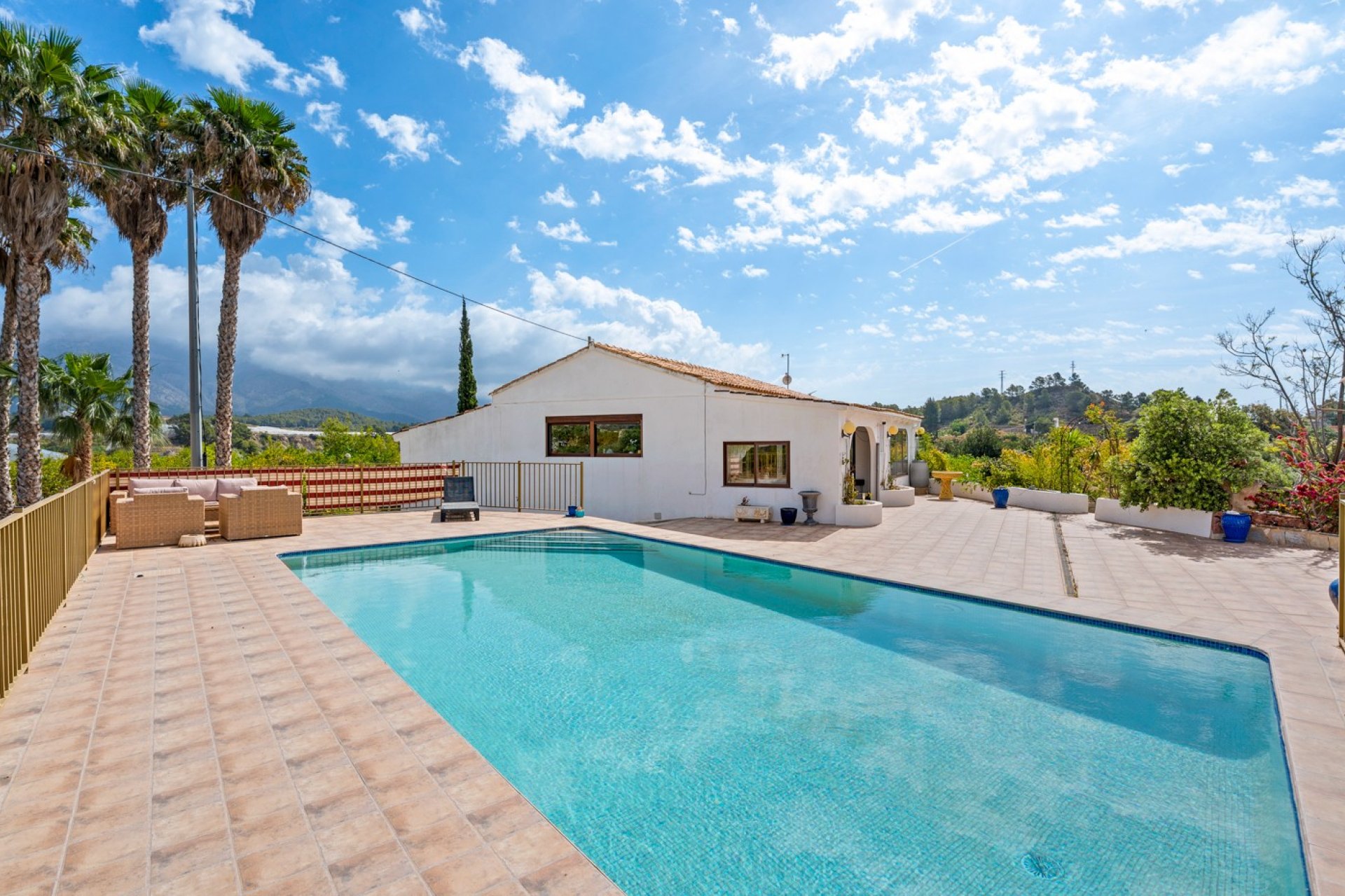 Resale - Country House -
La Nucia - La Nucia - Country