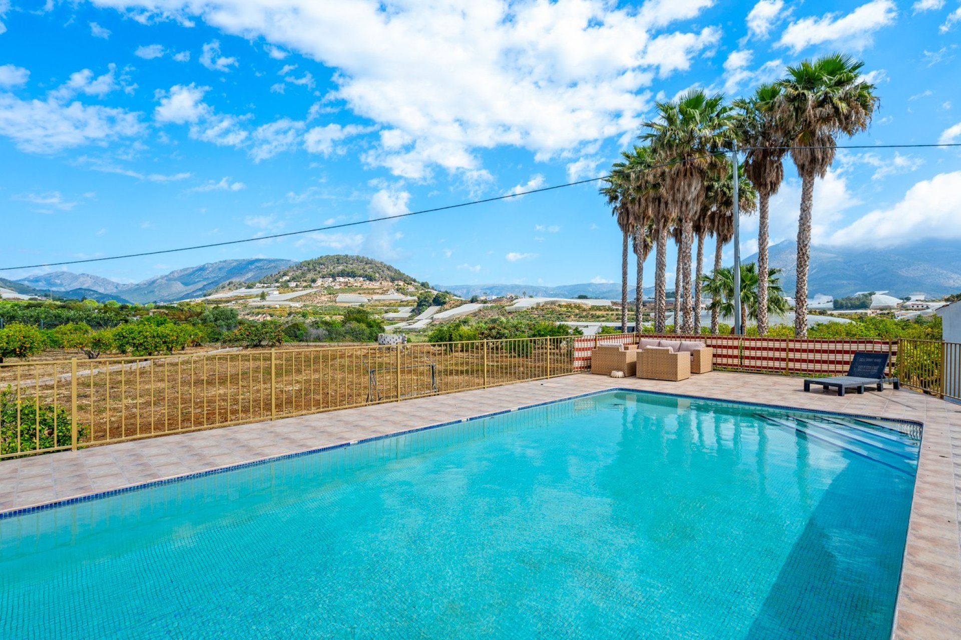 Resale - Country House -
La Nucia - La Nucia - Country