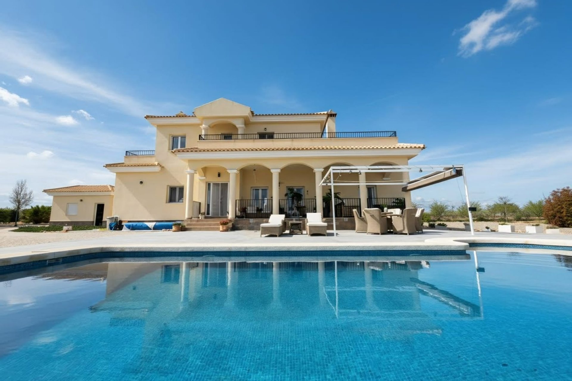 Resale - Country House -
Pinoso - Pinoso - Country