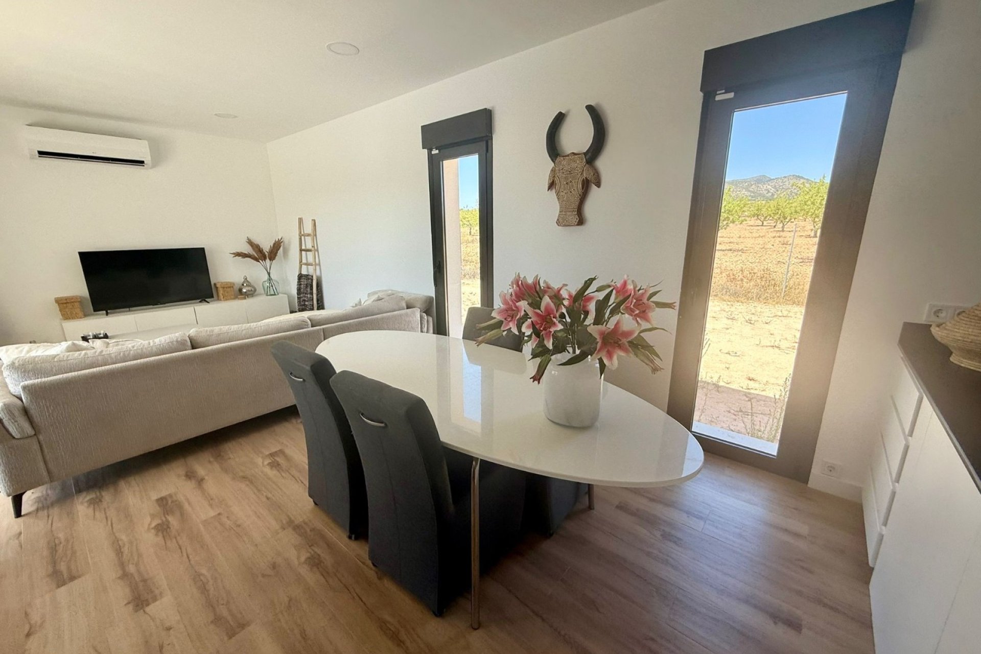 Resale - Country House -
Pinoso - Pinoso - Country