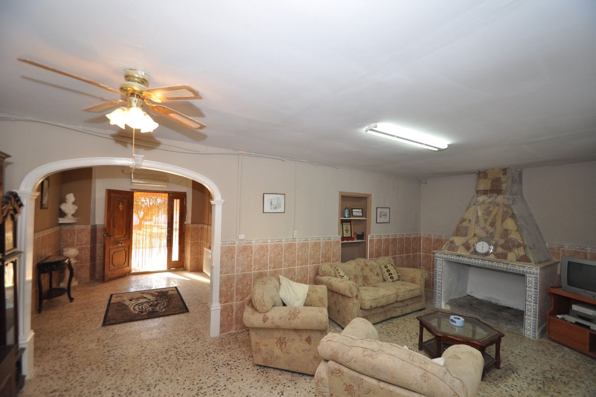 Resale - Country House -
Pinoso - Pinoso - Town
