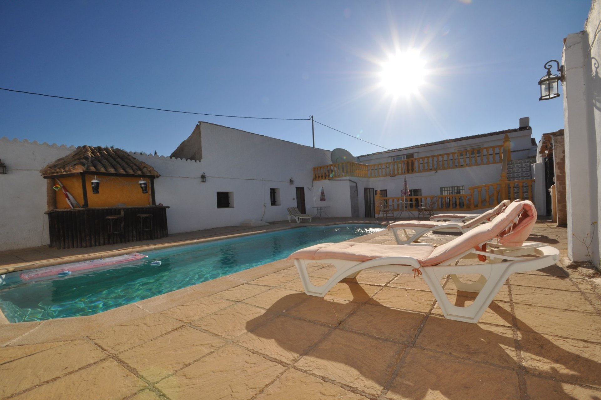 Resale - Country House -
Pinoso - Pinoso - Town