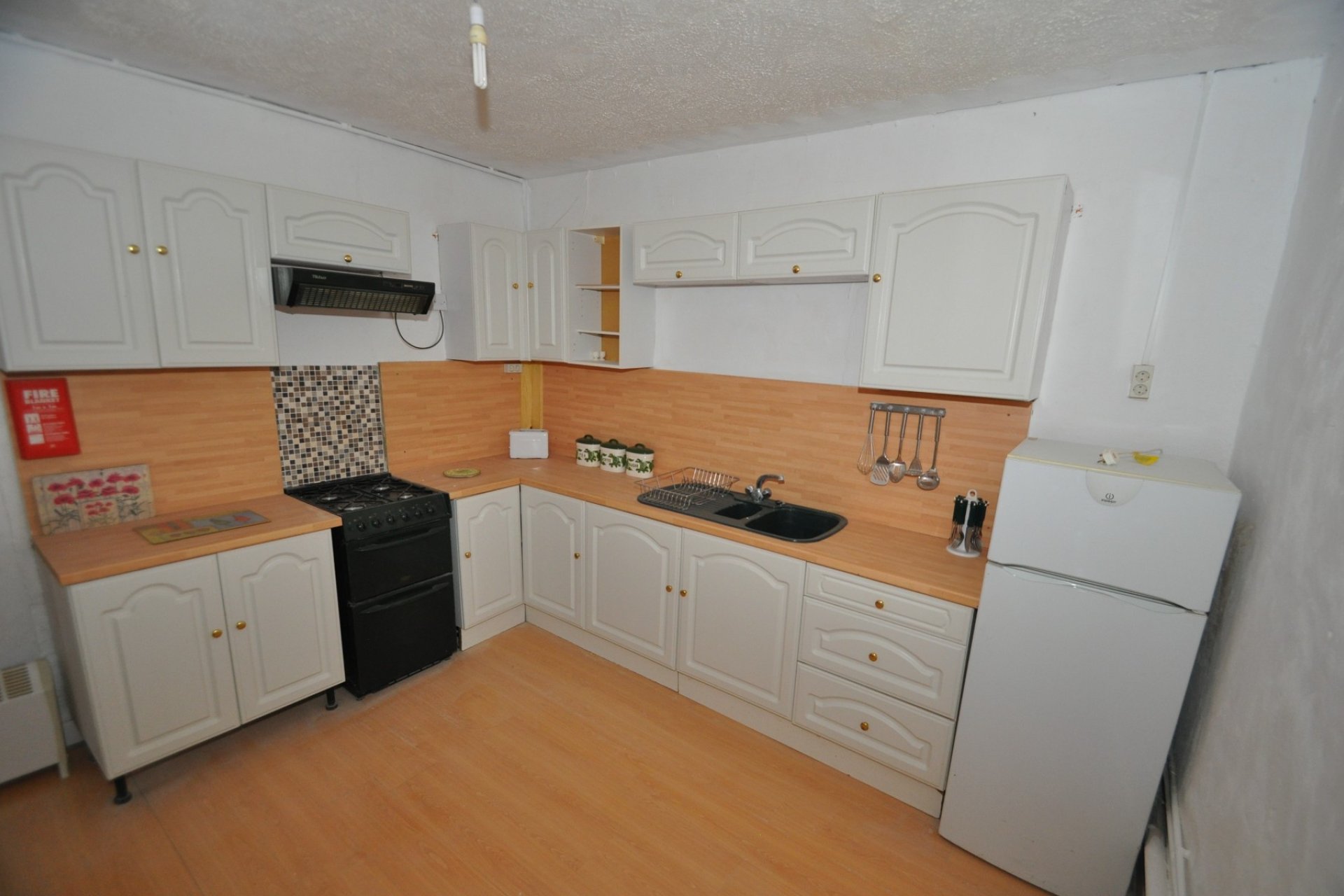 Resale - Country House -
Pinoso - Pinoso - Town