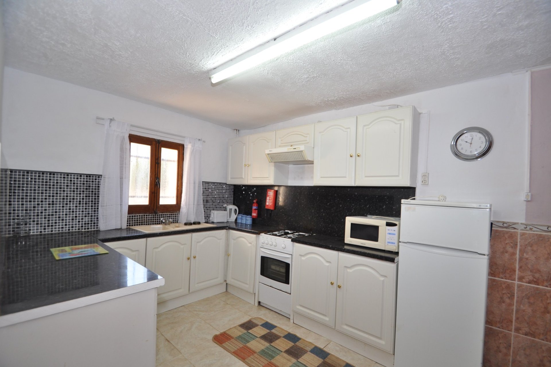 Resale - Country House -
Pinoso - Pinoso - Town